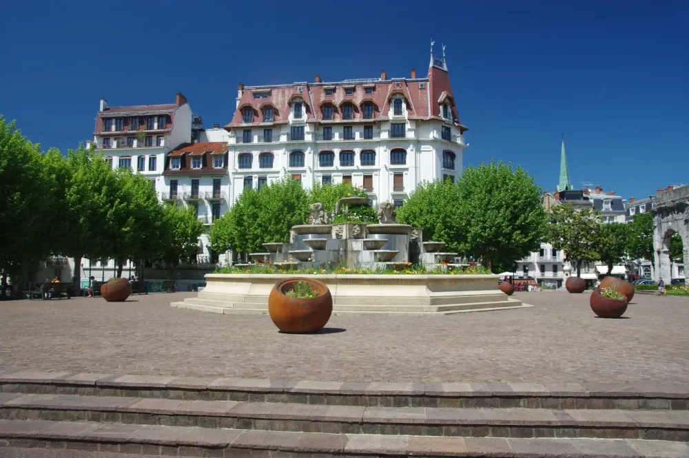 place aix les bains